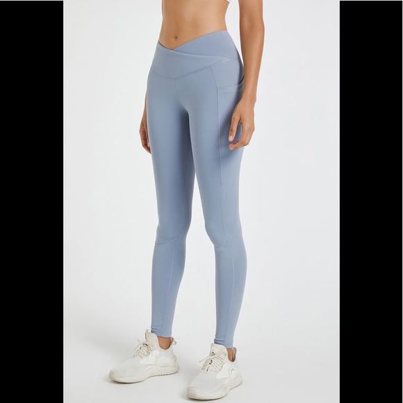 Light Blue Crossover Legging With Pockets - Picture 5 of 8